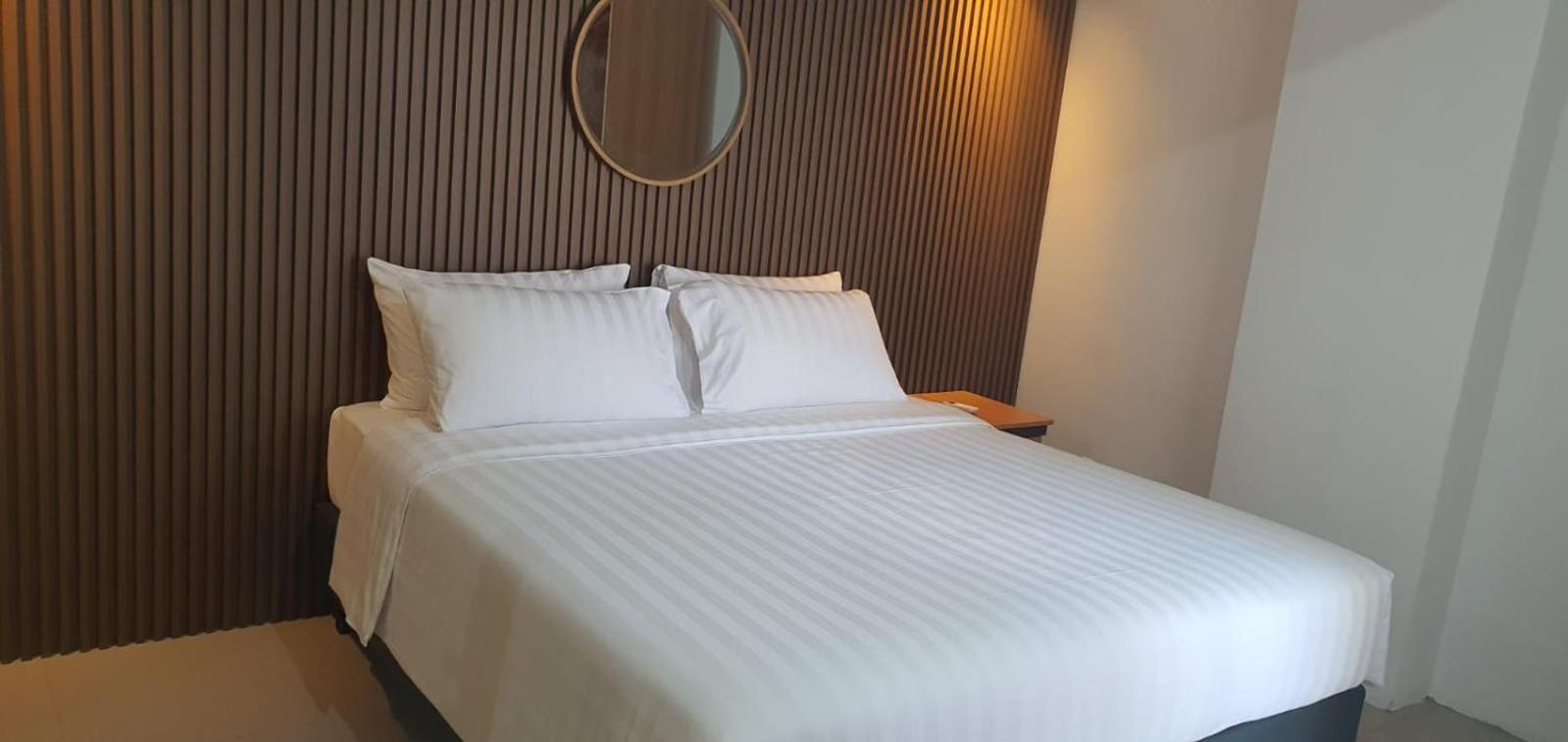 Nemuru Hotel Ciputat Pondokcabe Hilir Eksteriør billede