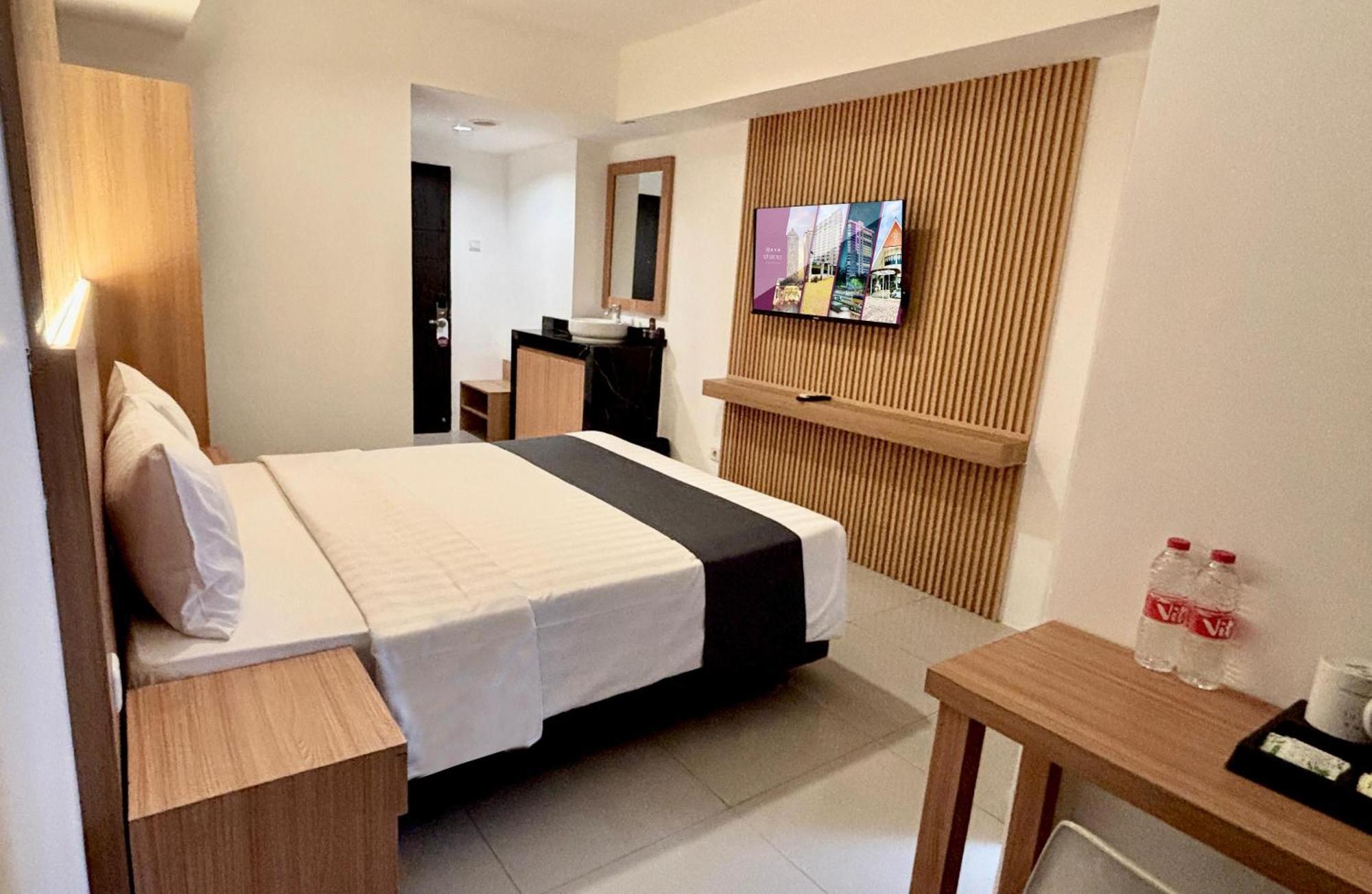 Nemuru Hotel Ciputat Pondokcabe Hilir Eksteriør billede
